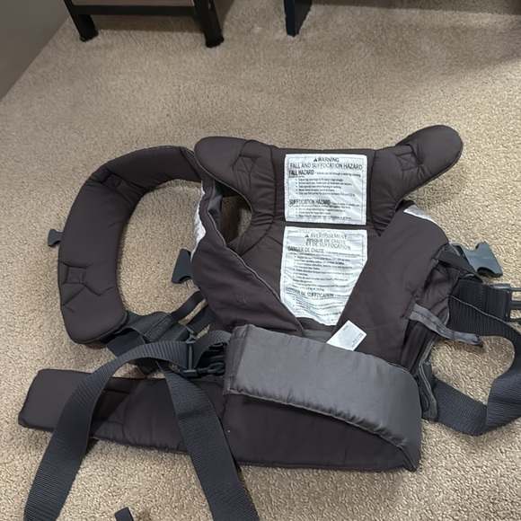 Infantino Flip Carrier - Picture 3 of 3